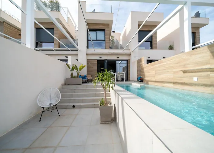 Villa With Private Pool And Whirlpool