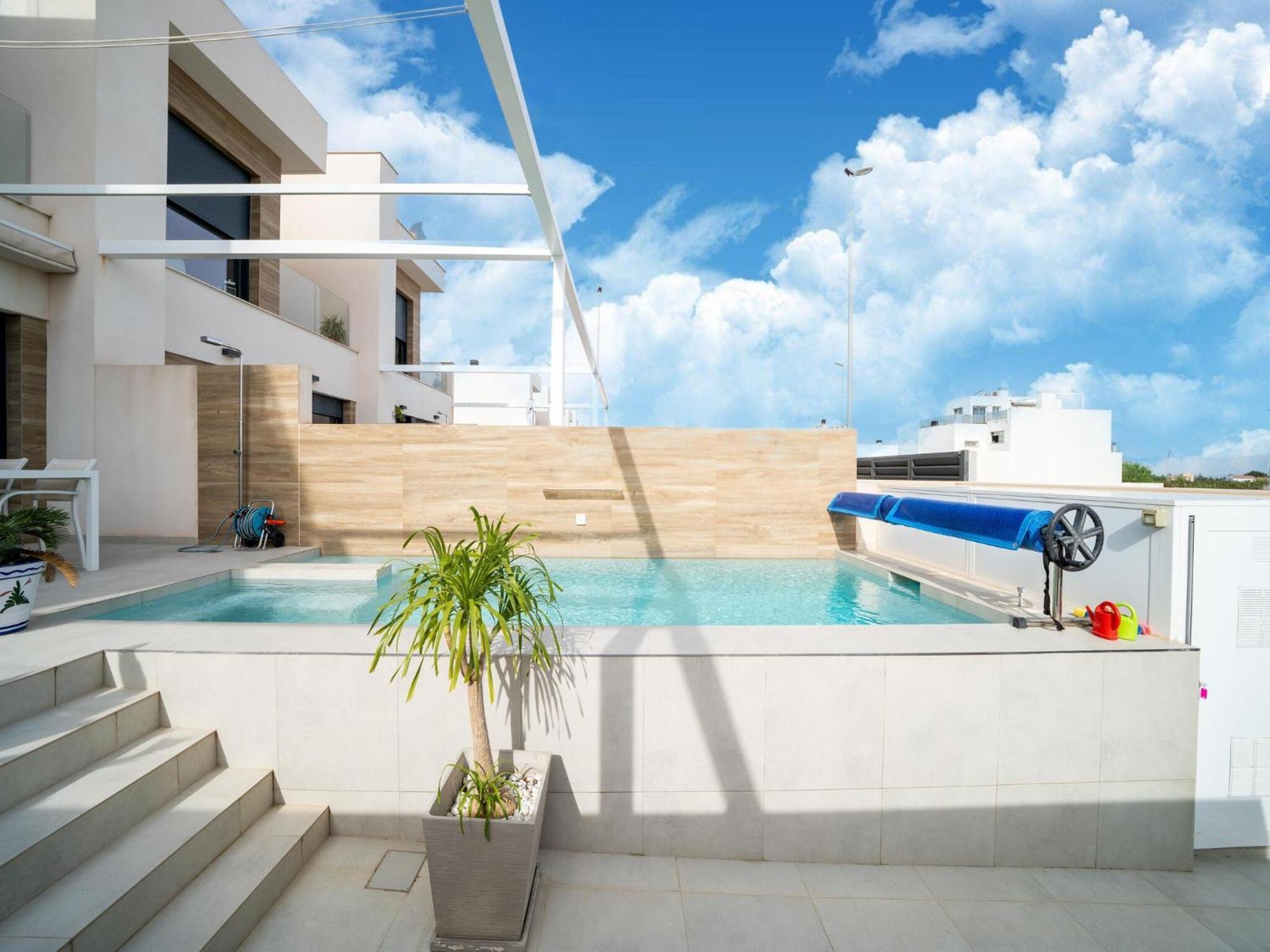 Villa With Private Pool And Whirlpool